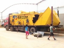 4YK2160圓振動(dòng)篩帶大架料斗發(fā)貨現(xiàn)場(chǎng)