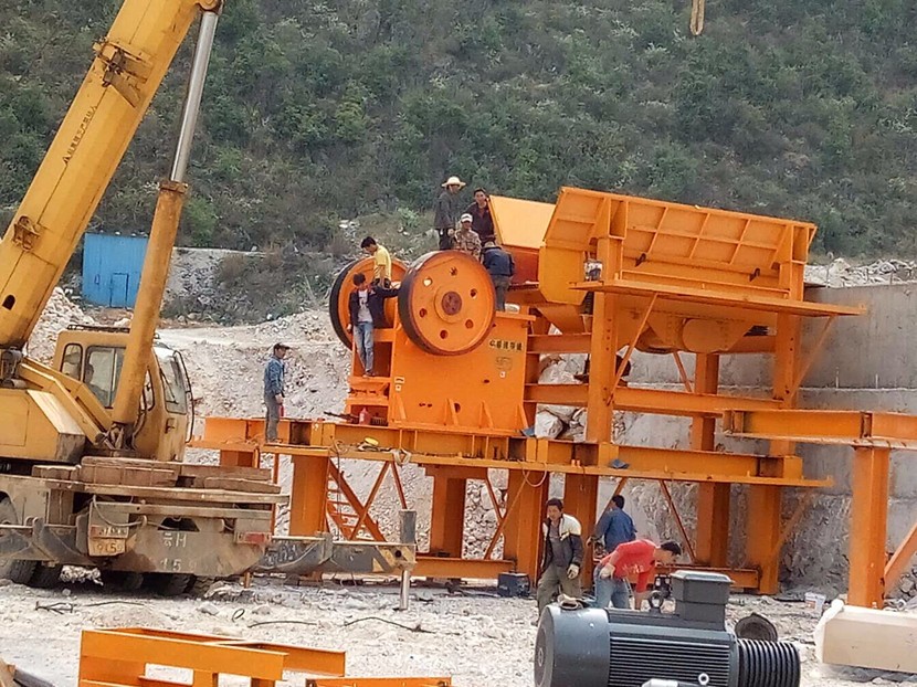 文山丘北郭總?cè)债a(chǎn)2300噸生產(chǎn)線安裝現(xiàn)場(chǎng)